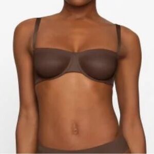 SKIMS No Show Molded Unlined Balconette Bra Espresso